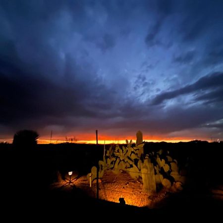 Hole In The Wall Getaway - Usa Mexico Border Bed And Breakfast Columbus Exteriör bild