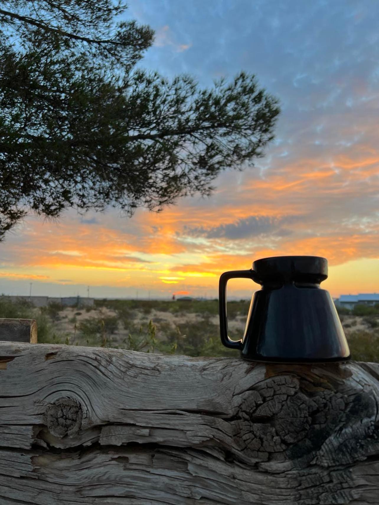 Hole In The Wall Getaway - Usa Mexico Border Bed And Breakfast Columbus Exteriör bild