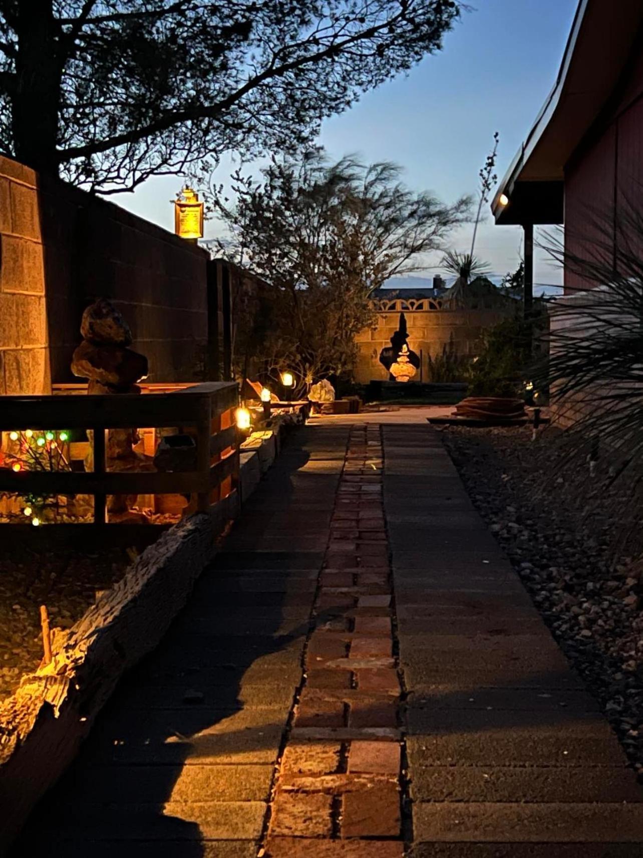 Hole In The Wall Getaway - Usa Mexico Border Bed And Breakfast Columbus Exteriör bild
