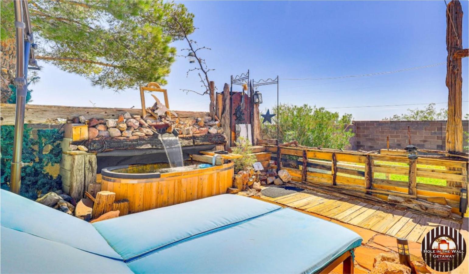 Hole In The Wall Getaway - Usa Mexico Border Bed And Breakfast Columbus Exteriör bild